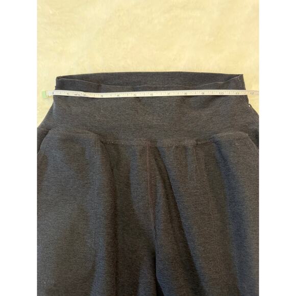 Beyond Yoga Joggers in Black - Picture 6 of 7